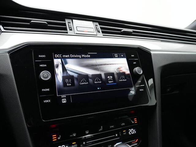 Volkswagen PASSAT 1.4 TSI 218 pk PHEV GTE Business | Trekhaak | Leder | Adaptief onderstel | IQ Light | Achteruitrijcamera | Stoelverwarming