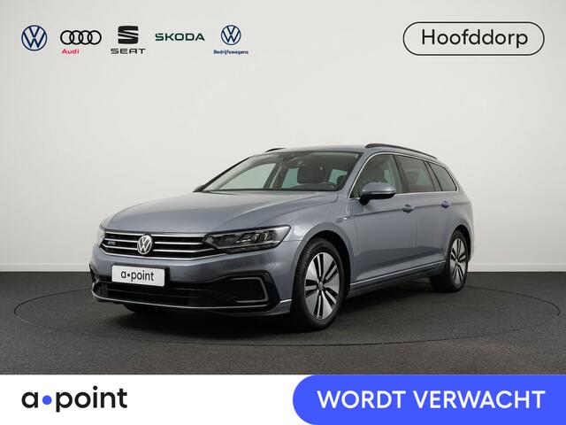 Volkswagen PASSAT Variant 1.4 TSI PHEV GTE Business 218 pk Automaat (DSG) | SOH 91% | Navigatie | Trekhaak (wegklapbaar) | Parkeersensoren | Achteruitrijcamera | Stoelverwarming v/a |
