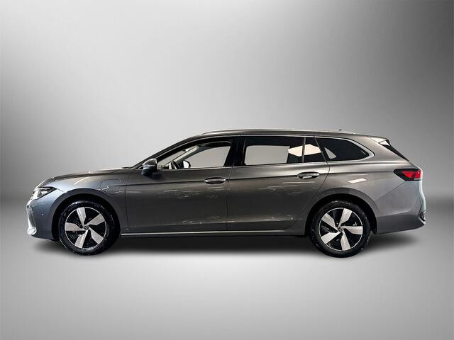 Volkswagen PASSAT Variant 1.5 204pk eHybrid Business Achteruitrijcamera | Parkeersensoren voor en achter | Adaptive cruise control