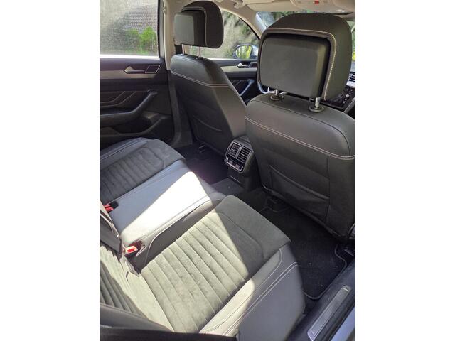 Volkswagen PASSAT 1.5 TSI R-Line Business + 150pk Adaptieve Cruise | Elektrische Achterklep | Stoelverwarming