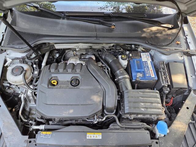 Volkswagen PASSAT 1.5 TSI R-Line Business + 150pk Adaptieve Cruise | Elektrische Achterklep | Stoelverwarming