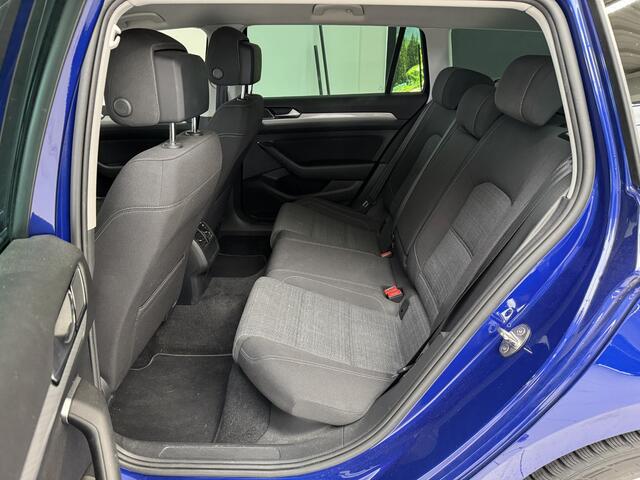 Volkswagen PASSAT Variant 1.5 TSI R-Line Business + | Navigatie | Trekhaak | Stoelverwarming | Parkeersensoren |