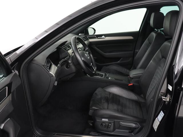 Volkswagen PASSAT 1.4 TSI R Line | Panoramadak | Adaptive cruise | 360 Camera | Stoelverwarming | Leder/Alcantara | Trekhaak | Virtual Cockpit | Carplay | Navigatie | LED Plus | DAB | Parkeerhulp | Climate control