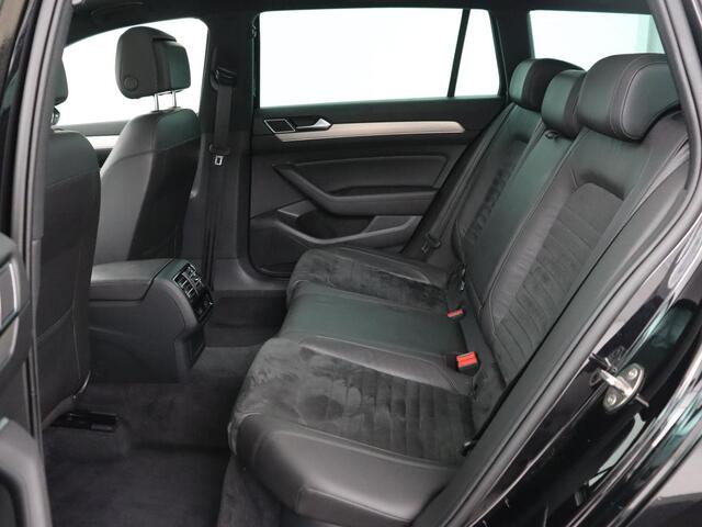 Volkswagen PASSAT 1.4 TSI R Line | Panoramadak | Adaptive cruise | 360 Camera | Stoelverwarming | Leder/Alcantara | Trekhaak | Virtual Cockpit | Carplay | Navigatie | LED Plus | DAB | Parkeerhulp | Climate control