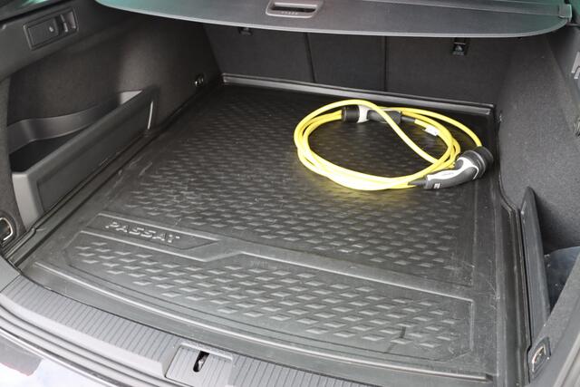 Volkswagen PASSAT Variant 1.4 TSI PHEV GTE Business | Pano | Lederen stoelen | Travel Assist | Carplay