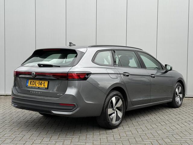 Volkswagen PASSAT Variant 1.5 eTSI Business Carplay Camera Stoelverwarming