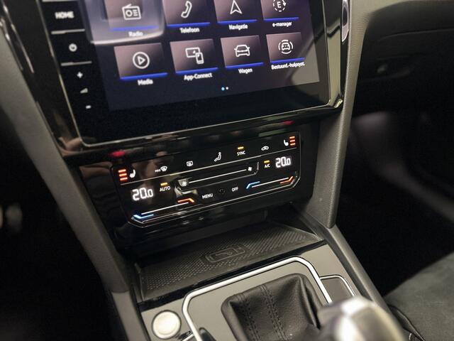 Volkswagen PASSAT Variant 1.4 TSI PHEV GTE / 360 / Winter / Trekhaak / NaviPro