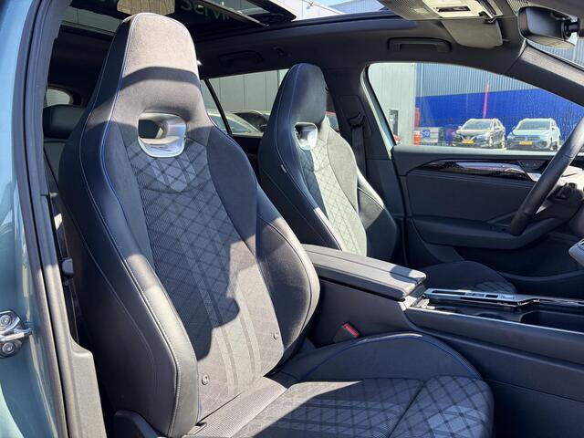 Volkswagen PASSAT Variant 1.5 eHybrid R-Line Edition NL-Auto, Volle Opties!