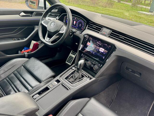 Volkswagen PASSAT Variant 2.0 TSI Elegance Business R Panodak Camera Trekhaak Dynaudio Navigatie