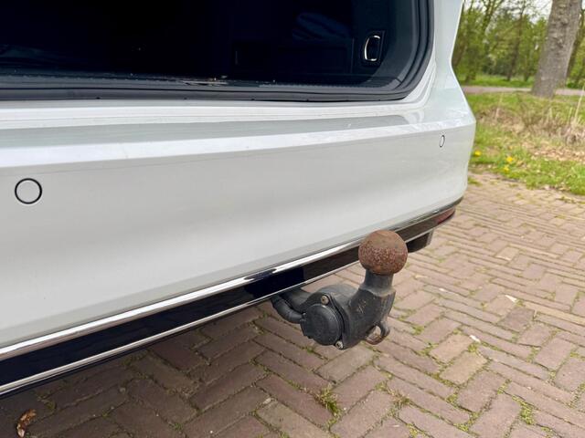 Volkswagen PASSAT Variant 2.0 TSI Elegance Business R Panodak Camera Trekhaak Dynaudio Navigatie