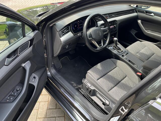 Volkswagen PASSAT Variant 1.5 TSI R-Line Business | AUTOMAAT | ACC | CAM | CARPLAY | CLIMA | LKA | NAVI | PDC V&A | STUUR/STOELVERW. | TREKHAAK | VIRTUAL COCKPIT