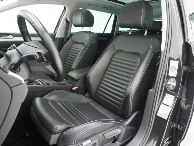 Volkswagen PASSAT Variant 1.4 TSI PHEV GTE | Panoramadak | Leder | Trekhaak | Massage | HUD | Keyless | Adaptive Cruise
