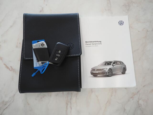 Volkswagen PASSAT Variant 1.4 TSI PHEV GTE | Panoramadak | Leder | Trekhaak | Massage | HUD | Keyless | Adaptive Cruise