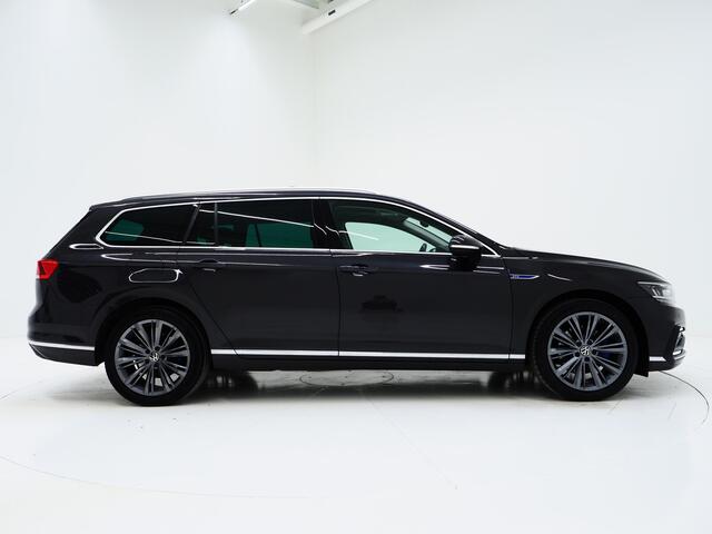 Volkswagen PASSAT Variant 1.4 TSI PHEV GTE | Panoramadak | Leder | Trekhaak | Massage | HUD | Keyless | Adaptive Cruise