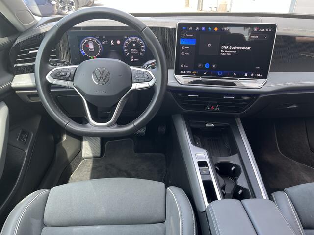 Volkswagen PASSAT Variant 1.5 eTSI Elegance Business / AUTOMAAT/ ACC/ DODEHOEK/ PARK.SENSOREN V+A/ CAMERA/ STUUR+STOELVERWARM./ MASSAGE/ APP-CONNECT/ ELEK.ACHTERKLEP/ KEYLESS/ DIGITAL DASH/ NAVI/ DAB/ CLIMA/ LED/ 17'' LMV