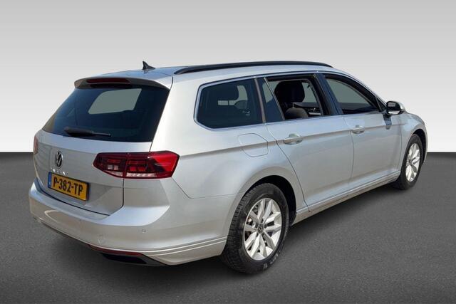 Volkswagen PASSAT Variant 1.5 TSI Business | Camera | Trekhaak | Carplay