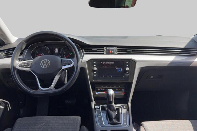 Volkswagen PASSAT Variant 1.5 TSI Business | Camera | Trekhaak | Carplay
