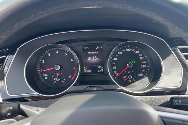 Volkswagen PASSAT Variant 1.5 TSI Business | Camera | Trekhaak | Carplay