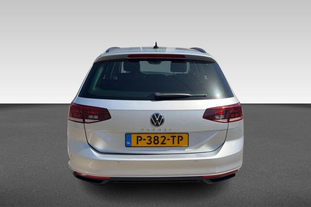 Volkswagen PASSAT Variant 1.5 TSI Business | Camera | Trekhaak | Carplay