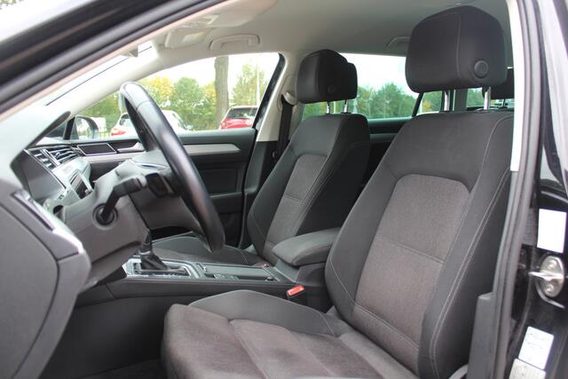 Volkswagen PASSAT Variant 1.4 TSI ACT Comfortline / Trekhaak / Navigatie / Parkeerhulp V+A / 17'' / Stoelverwarming / DAB / ACC