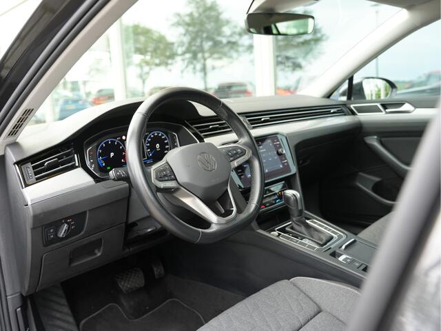 Volkswagen PASSAT Variant 1.5 TSI Business Cruise control adaptief | dodehoekdetectie | Verwarmde voorruit |