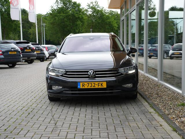 Volkswagen PASSAT Variant 1.5 TSI Business Cruise control adaptief | dodehoekdetectie | Verwarmde voorruit |