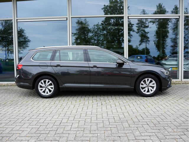 Volkswagen PASSAT Variant 1.5 TSI Business Cruise control adaptief | dodehoekdetectie | Verwarmde voorruit |