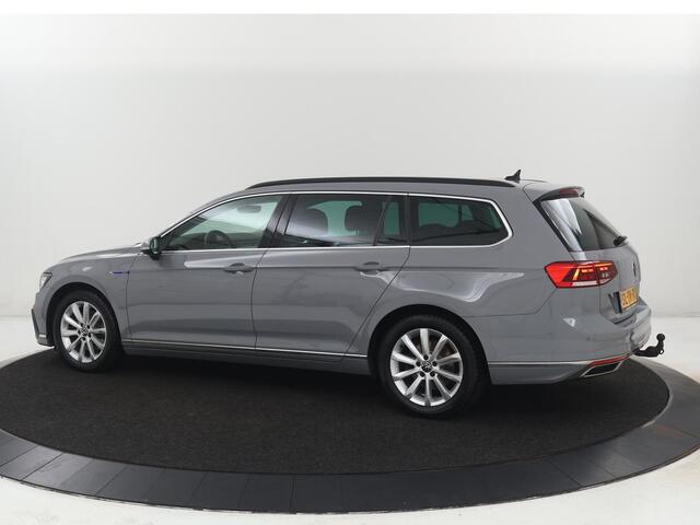 Volkswagen PASSAT 1.4 TSI PHEV GTE | SOH 91,6% | Stoelverwarming | Trekhaak | Adaptive cruise | Camera | Carplay | Matrix LED | Navigatie | Massage | Parkeerhulp | Climate control | Getint glas | Plug In