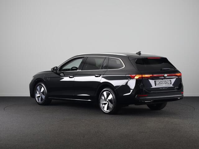 Volkswagen PASSAT Variant 1.5 eHybrid Business 204 PK PHEV | Navigatie | Trekhaak inklapbaar | Parkeer camera | Stoel- en stuurverwarming |