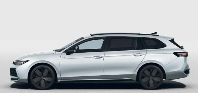 Volkswagen PASSAT Variant 1.5 eTSI 150PK DSG R-Line Edition / Resterende Fabrieksgarantie tot 22-01 2029 / Black Style / Panoramadak / 19'' LMV / VW