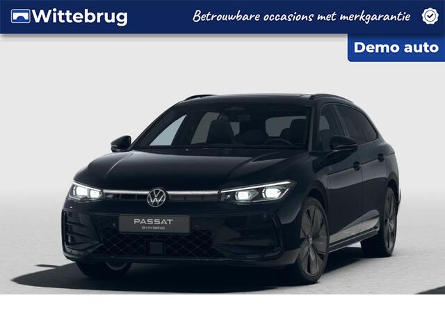 Volkswagen PASSAT Variant 1.5 eHybrid 272PK DSG R-Line Business / Resterende Fabrieksgarantie tot 30-06 2029 / Black Style / Trekhaak / Panoramadak / 19'' LMV / VW