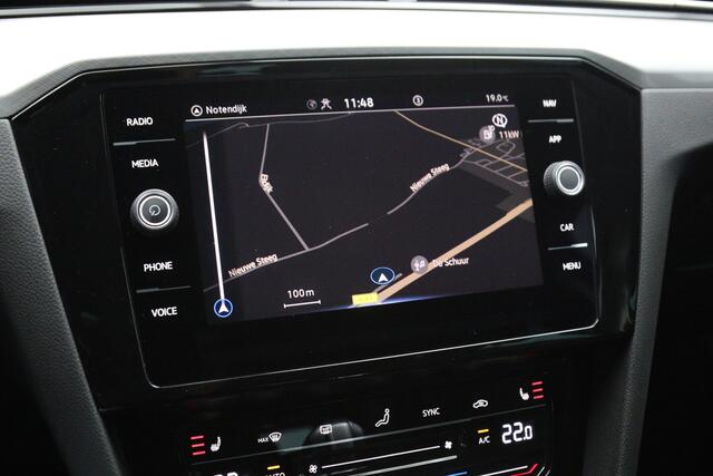 Volkswagen PASSAT Variant 1.4 TSI PHEV 218 PK GTE Business, Leder-Alcantara, 18" LM, Winterpakket, Carplay, Massage