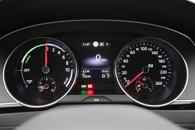 Volkswagen PASSAT Variant 1.4 TSI PHEV 218 PK GTE Business, Leder-Alcantara, 18" LM, Winterpakket, Carplay, Massage