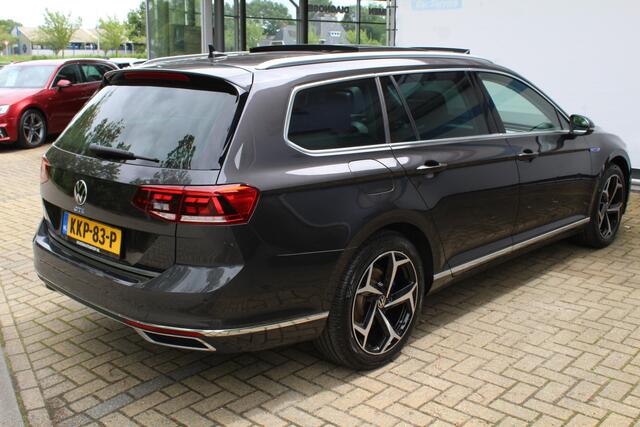 Volkswagen PASSAT Variant 1.4 TSI PHEV GTE Business | Incl. 12 maanden Garantie | Panorama dak | Stoelmassage | Adaptive cruise | Achteruitrijcamera | Keyless entry/start | Stoel/stuur verwarming | Elektrische kofferbakklep | Apple CarPlay/Android Auto | Climate controle |