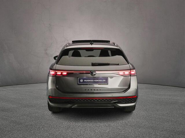 Volkswagen PASSAT Variant R-Line Edition 1.5 TSI eHybrid 272pk DSG Automaat Trekhaak, Panoramadak, Lederen bekleding, Adaptive cruise control, 360 camera, Achteruitrijcamera