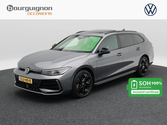 Volkswagen PASSAT Variant 1.5 eHybrid 272 Pk Automaat R-Line Business | Black Style | Head Up | Matrix LED | Panoramadak | 360° Camera | Massage | Trekhaak | 18 Inch | 42.295 Km !!
