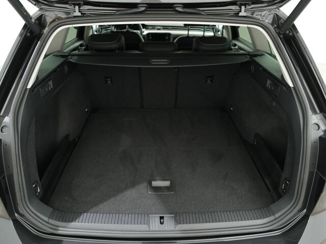 Volkswagen PASSAT Variant 1.5 TSI 150PK ELEGANCE DSG | Stoelverwarming | Camera | Carplay