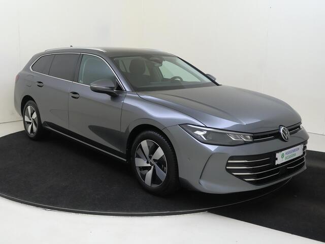 Volkswagen PASSAT Variant 1.5 eHybrid Business | SoH 100% | Trekhaak | Parkeerassistent | Head-up display | Dodehoek detectie | Massagefunctie voorstoelen | Navigatie | Leder/alcantara bekleding |