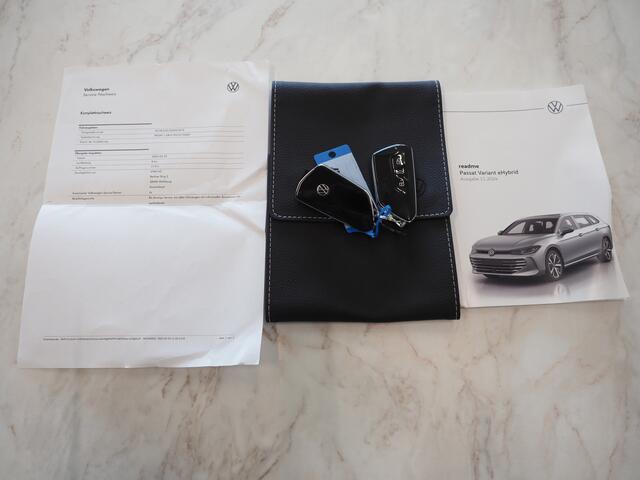 Volkswagen PASSAT Variant 1.5 eHybrid 204PK | Leder/Alcantara | Massage | Trekhaak | HUD | Camera | Adaptive Cruise | Sfeerlicht | Carplay