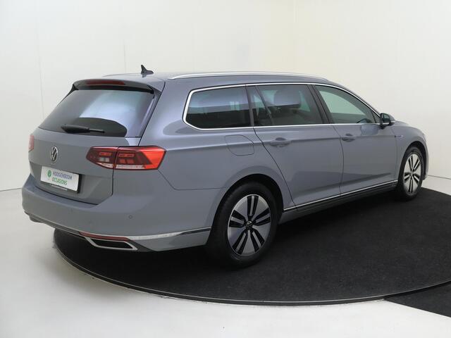Volkswagen PASSAT Variant 1.4 TSI PHEV GTE Business | SoH 95% | Stoelverwarming | Digital cockpit Pro | Navigatie | Adaptieve cruise control | CarPlay | 3-zone airco | Achteruitrijcamera |