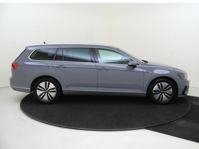 Volkswagen PASSAT Variant 1.4 TSI PHEV GTE Business | SoH 95% | Stoelverwarming | Digital cockpit Pro | Navigatie | Adaptieve cruise control | CarPlay | 3-zone airco | Achteruitrijcamera |