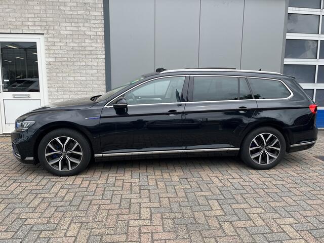 Volkswagen PASSAT Variant 1.4 TSI PHEV GTE Business / AUTOMAAT/ TREKHAAK/ PANO/ ALCANTARA/ 218 PK/ CAMERA/ PARK. SENSOREN/ ERGO COMFORT/ ELEK. ACHTERKLEP/ STOELVERWARM./ ADAPT. CRUISE/ APP CONNECT/ NAVI/ CLIMA/ DAB/ 17" LMV