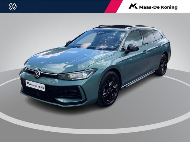 Volkswagen PASSAT Variant 1.5eHybrid 200kW/272PK R-Line DSG · Panoramadak · Leder · Trekhaak · 360°Camera + Parkeersensoren · Garantie t/m 05-06-2030 of 100000km.