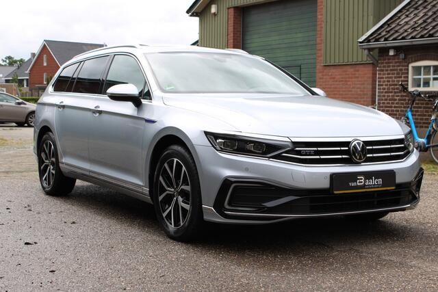 Volkswagen PASSAT Variant 1.4 TSI PHEV GTE SOh 94,4% LEER PANO IQ LIGHT TREKHAAK 51000KM!!!