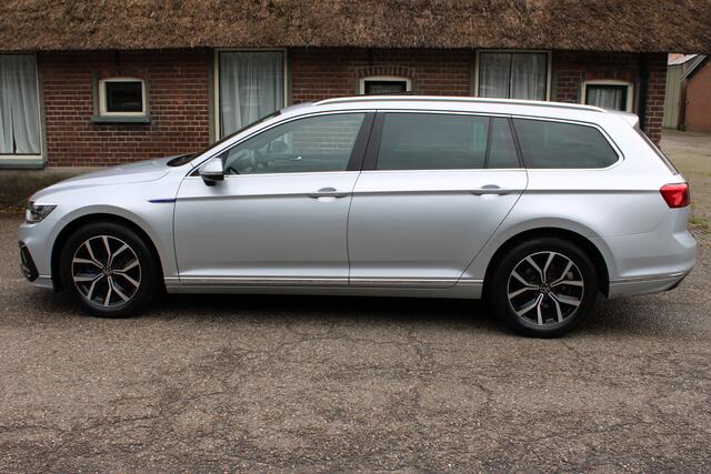 Volkswagen PASSAT Variant 1.4 TSI PHEV GTE SOh 94,4% LEER PANO IQ LIGHT TREKHAAK 51000KM!!!