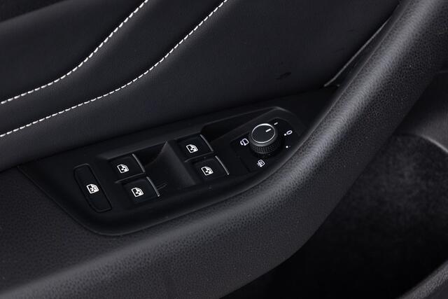 Volkswagen PASSAT Variant 1.4 TSI PHEV GTE | LEDER | PANORAMADAK | VIRTUAL DASH | Trekhaak .