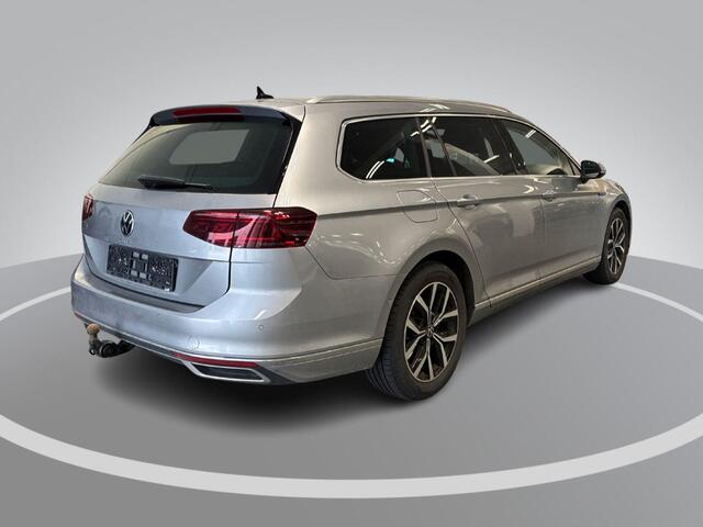 Volkswagen PASSAT 1.4 TSI 218pk DSG PHEV GTE Business · Camera · Inklap. Trekhaak · Matrix LED · Stoelverwarming · Dodehoeksensor · Elek. Achterklep ·
