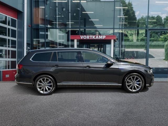 Volkswagen PASSAT 1.4 TSI GTE DSG BUSINESS TREKHAAK/LEDER/CAMERA/PANO-DAK/ACC/STANDKACHEL/STOELVERW