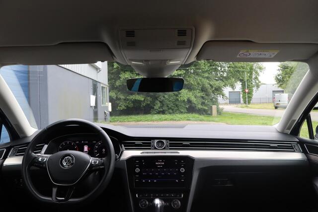 Volkswagen PASSAT Variant 1.4 TSI ACT Connected Series Plus | ErgoComfort | Afneembare trekhaak | Virtueel dashboard | Nette auto!