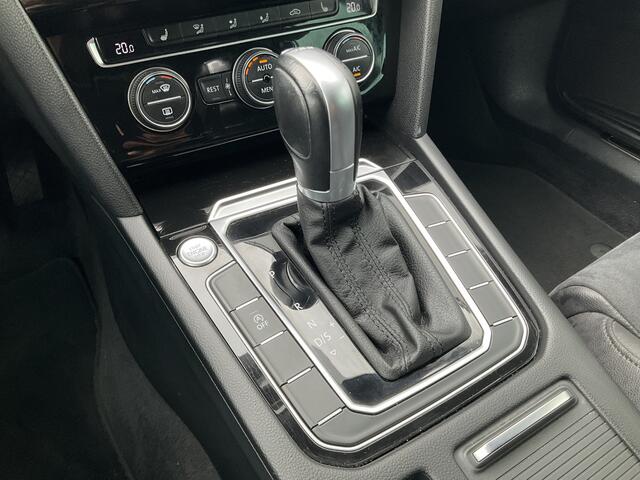 Volkswagen PASSAT Variant 1.6 TDI Highline R-Line Automaat Trekhaak Stoelverw Carplay Orig.NL Voll.Onderhouden!